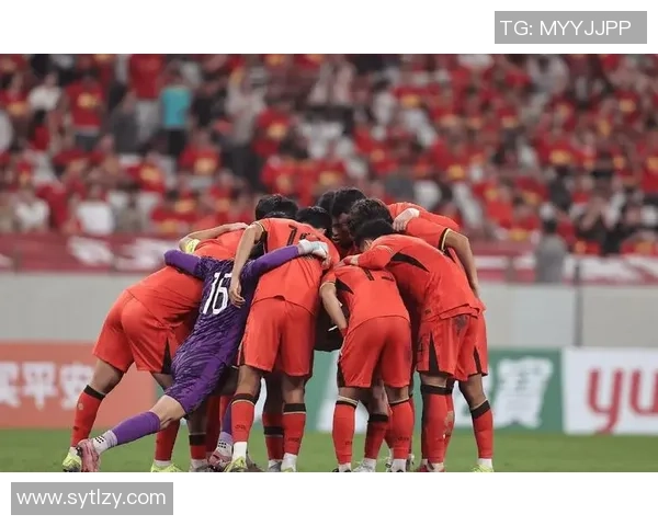 中国足球队备战世界杯预选赛新阵容曝光 主帅强调年轻球员锻炼与信心培养 中国足球队备战世界杯预选赛新阵容曝光 主帅强调年轻球员锻炼与信心培养