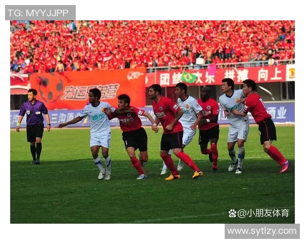 山东泰山主场迎战长春亚泰巅峰对决揭幕中超新一轮焦点之战