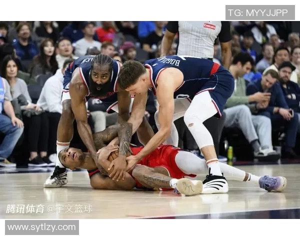 开拓者与火箭激战正酣 双方全力争夺季后赛席位焦点对决